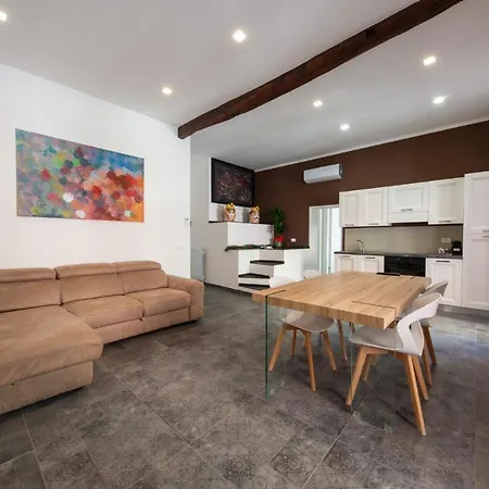 Casta Diva Luxury Apartment