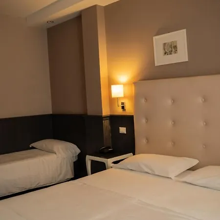 Hotell Mediterraneo 3*