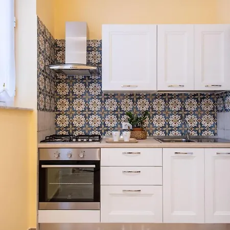 Apartment Casa Rorro' Nei Pressi Di Via Roma By Wonderful Italy *