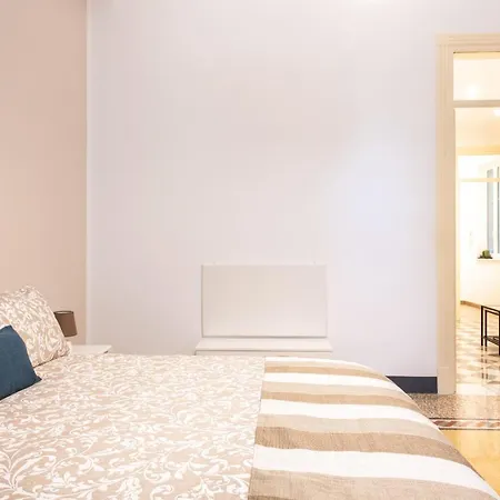 Apartment Casa Rorro' Nei Pressi Di Via Roma By Wonderful Italy