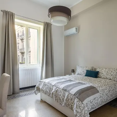 Apartment Casa Rorro' Nei Pressi Di Via Roma By Wonderful Italy *