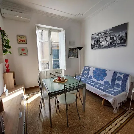 Lovely In The Centre Apartment