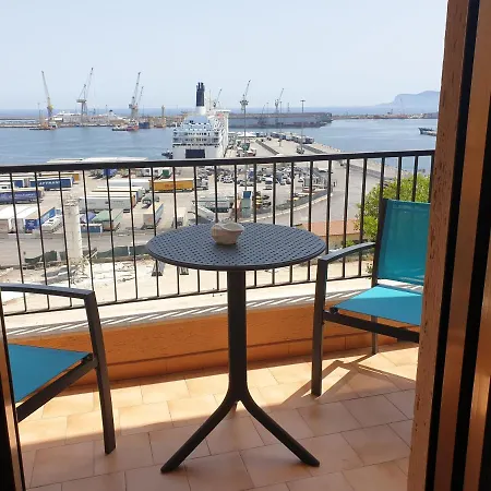 Sea Apartment *