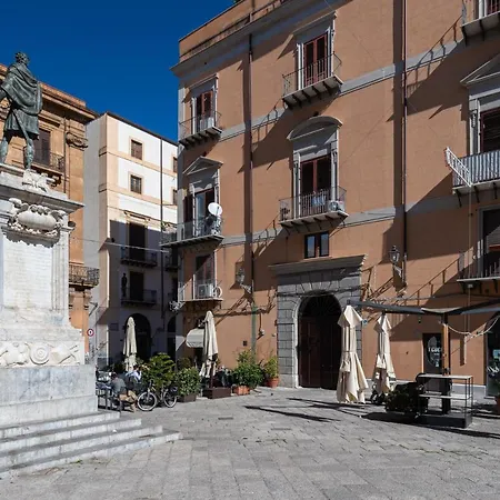 Palazzo Damiani By Domusicily Apartment *