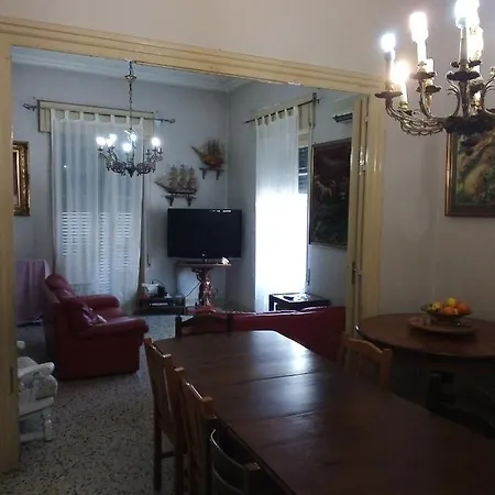 Homestay Fz House *