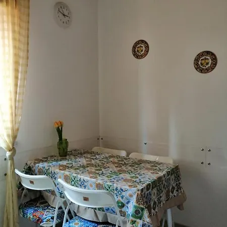 Amuri Siculo, Centro * Palermo