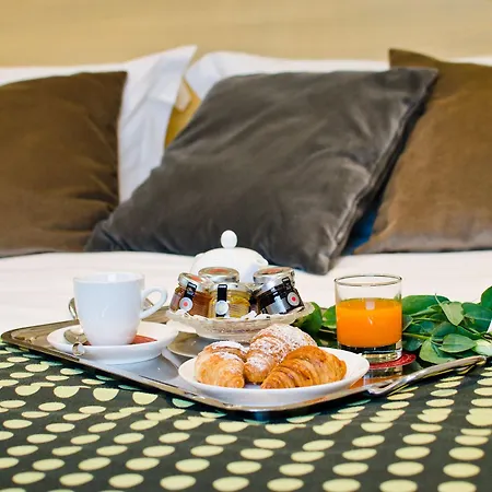 Hotell Plaza Opera 4*