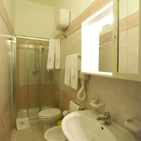 Hotel Columbia 2*