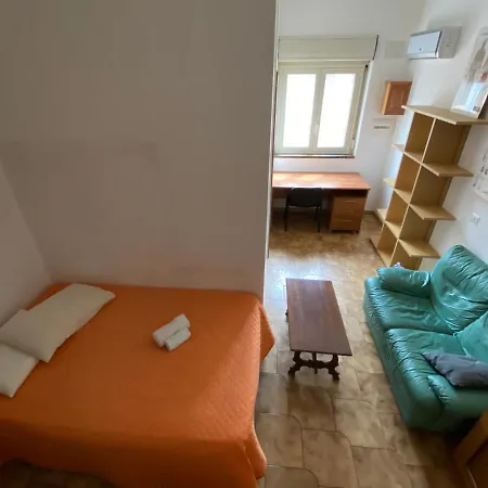 Stanza Privata Dotata Di Tutti I Comfort-centro Storico Alloggio in famiglia Palermo