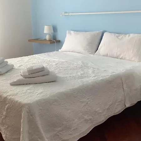 Leo's Apartment *