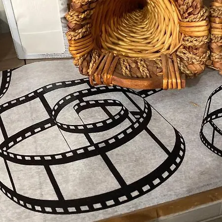 ゲストハウス Hollywood パレルモ