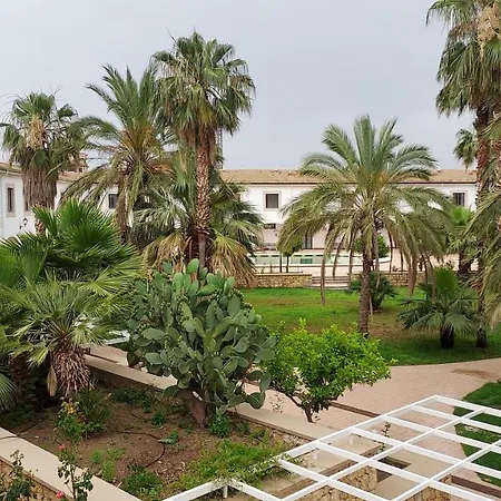 Al Balhara Suites & 5*