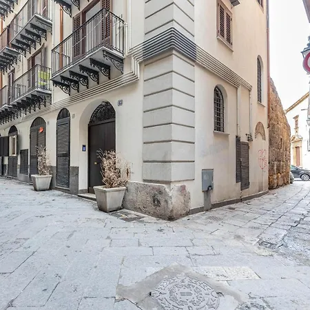 Apartment In Pieno Centro I Mori E Le Dame *