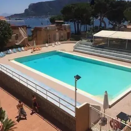 Apartman Ashur Mondello