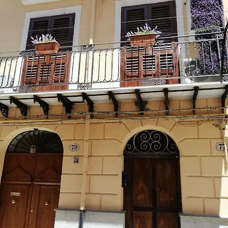Casa Dadà, Romantic House In Historic Centre Apartamento *