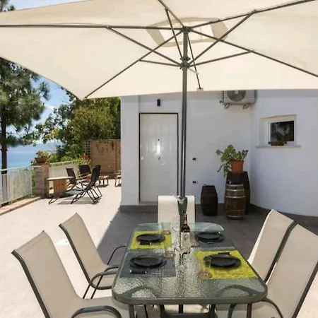 Holiday home Villa's On The Beach, Swimming Pool A/c
