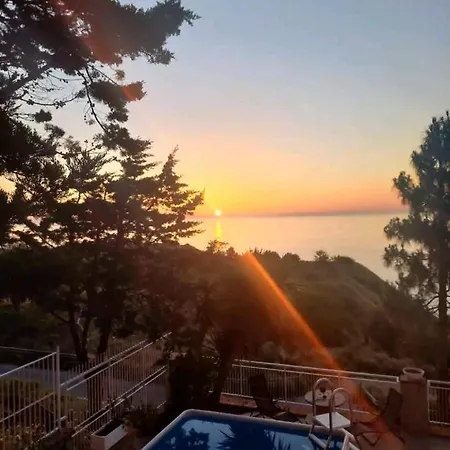 Villa's On The Beach, Swimming Pool A/c Holiday home *