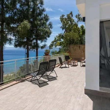 Holiday home Villa's On The Beach, Swimming Pool A/c *