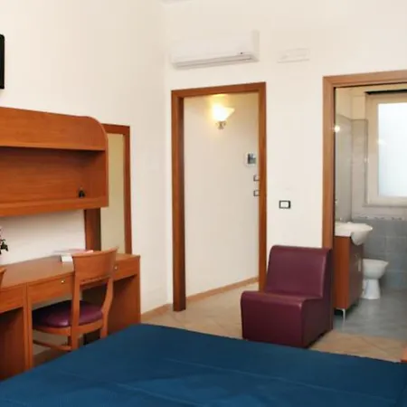 Hotel Gloria 3*