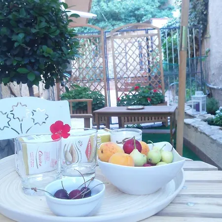 La Piazzetta לינה וארוחת בוקר