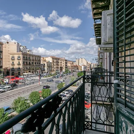 Corso Dei Mille Station Flat With Balcony *