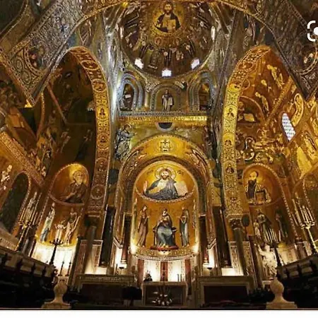 Politeama In The Heart Of The Palermo
