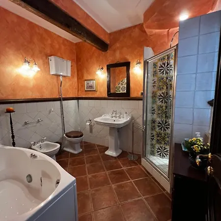 Fugari Mondello Holiday home *