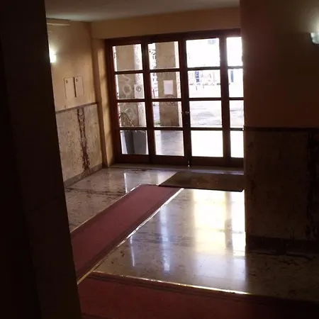Plaza Ungheria Παλέρμο