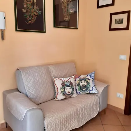 In The Center Of - Bivani Via Colonna Rotta Apartment