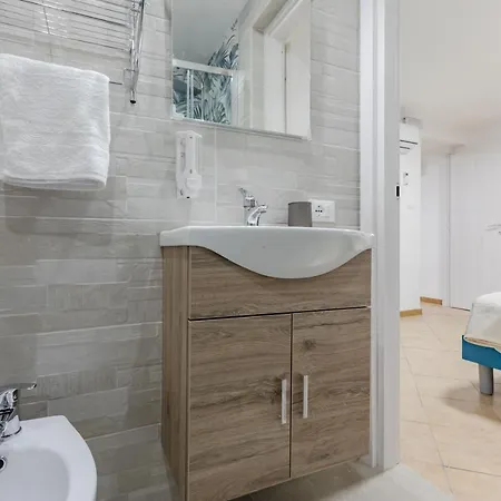 Sicily House - Cozy Near Ballaro Market Apartment