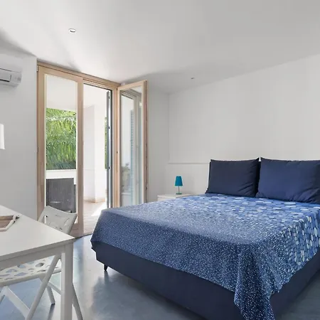 Hector's House By Domusicily Apartment *