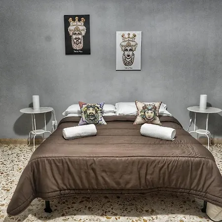La Casa Del Moro - Al Politeama