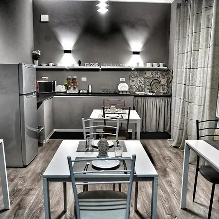 فندق مبيت وإفطار La Casa Del Moro - Al Politeama *