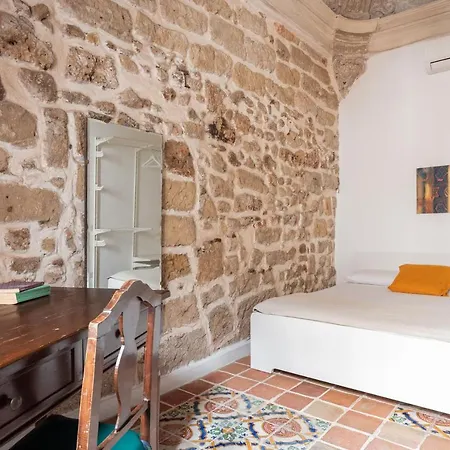 Apartment La Casa Del Principe By Domusicily Palermo