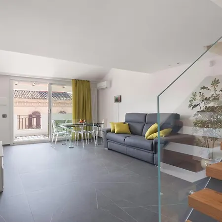 Archimedes Luxury With Terrace Apartment