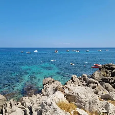Ashur Mondello Aparthotel