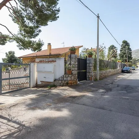 Holiday home Casa In A Mondello-700m Dal Mare Palermo