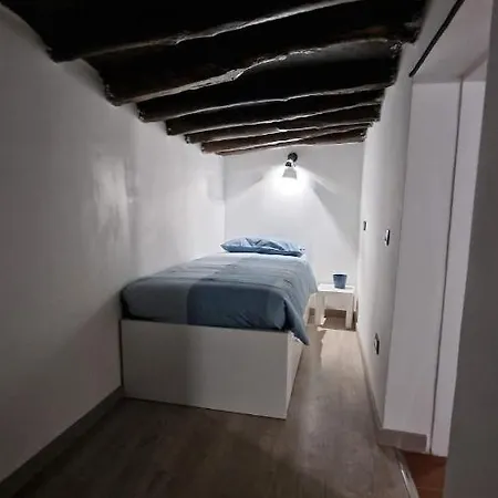 Virginia House 3 *