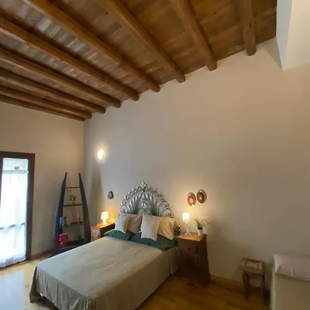 Casa Vetriera *