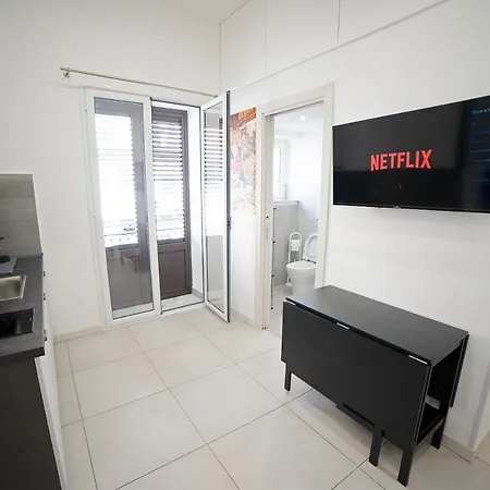 Life 2 Apartment *