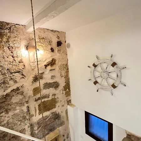 Central Apartment *