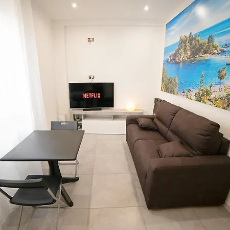 Life Guest house *