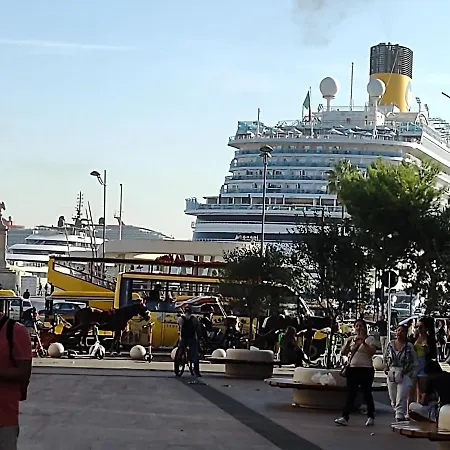 A Due Passi Dal Porto Appartamento