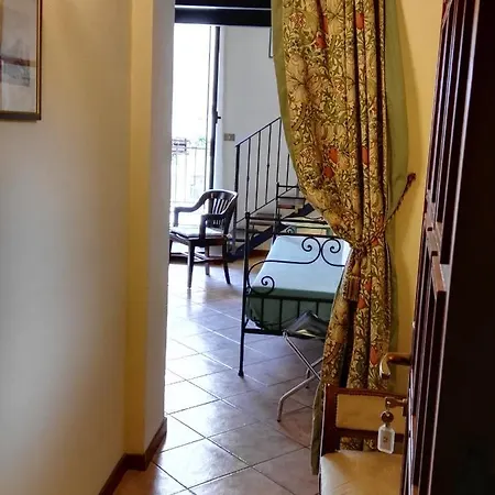 Charming Mezzanine Flat In Centre Apartment *