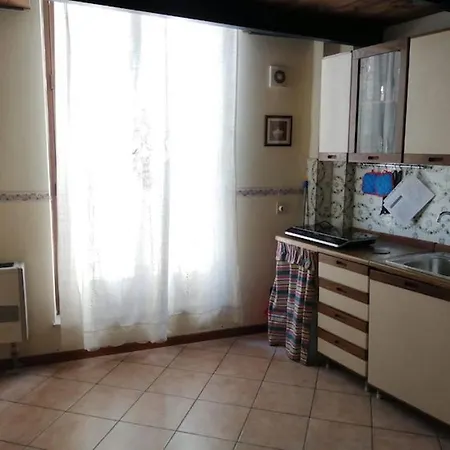 Charming Mezzanine Flat In Centre Palermo