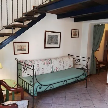 Apartment Charming Mezzanine Flat In Centre