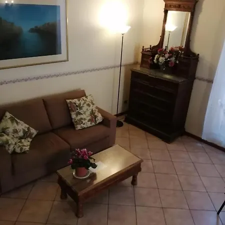 Charming Mezzanine Flat In Centre Apartment