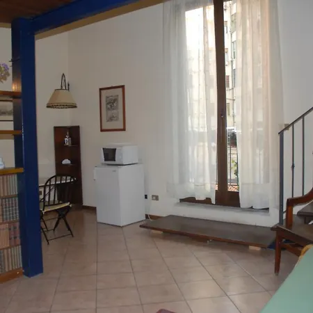 Charming Mezzanine Flat In Centre Palermo