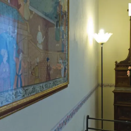 Charming Mezzanine Flat In Centre *