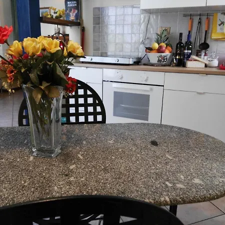 Charming Mezzanine Flat In Centre Palermo